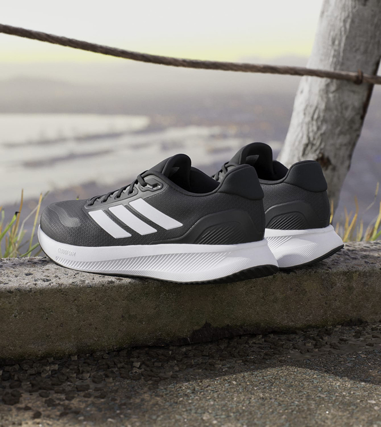 حذاء جري رن فالكون 5