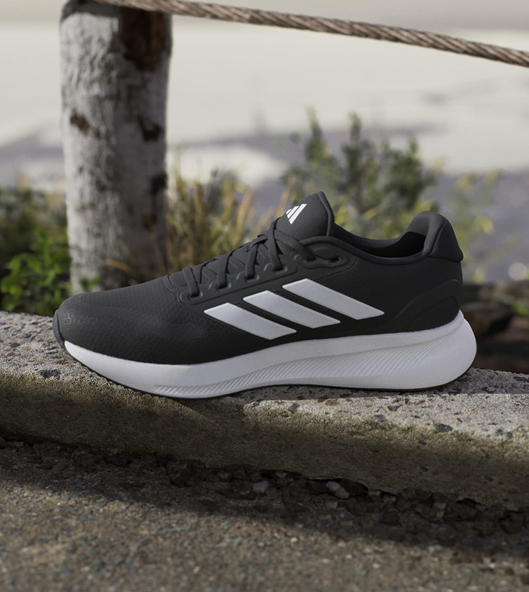 حذاء جري رن فالكون 5