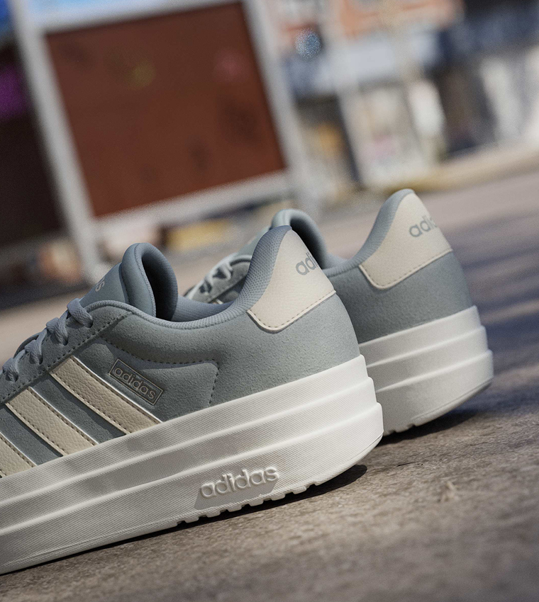 سنيكرز في إل كورت بولد بلاتفورم مخطط 