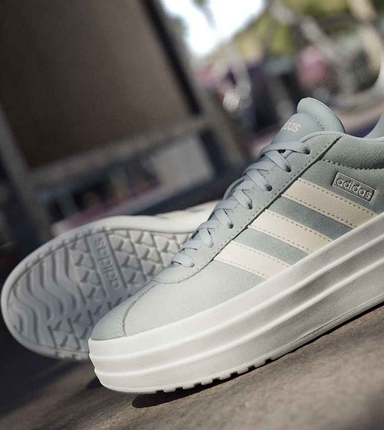 سنيكرز في إل كورت بولد بلاتفورم مخطط 