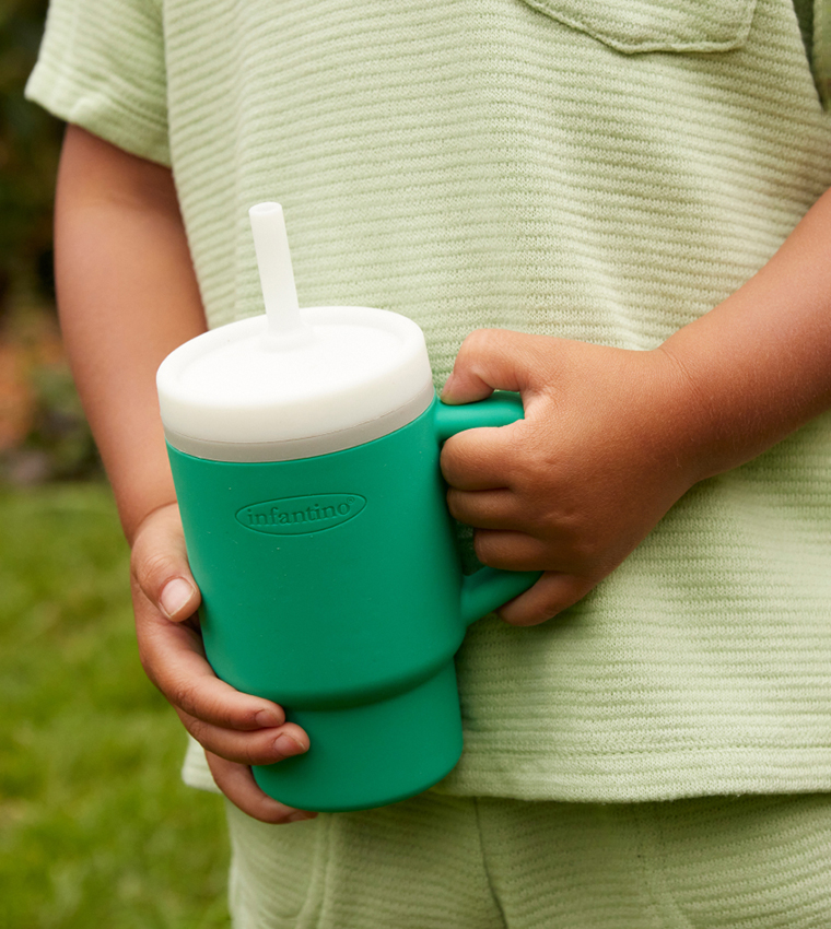 كوب شرب للأطفال 