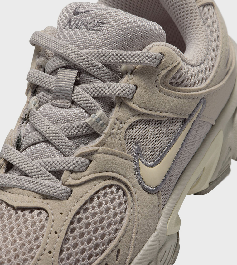 V5 Runner Mesh Sneakers