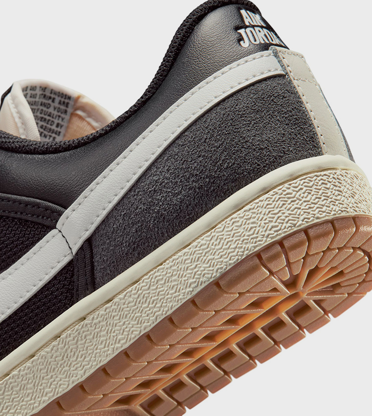 AIR JORDAN SKYLINE Lace-Up Basketball Shoes