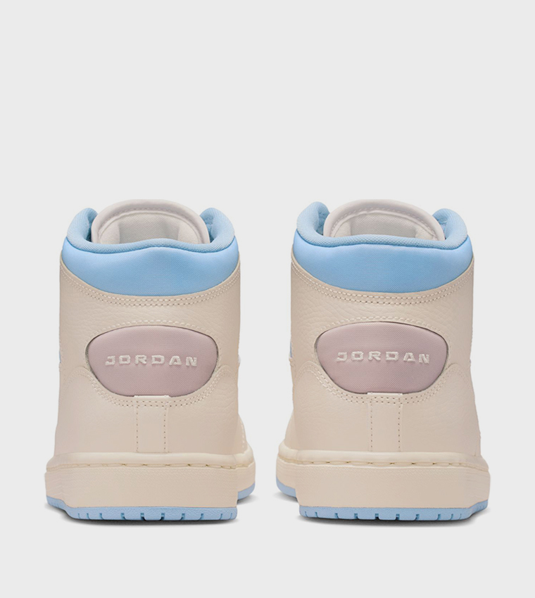 JORDAN COURT CONNECT Mid Top Basketball Shoes