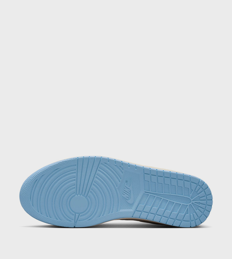 JORDAN COURT CONNECT Mid Top Basketball Shoes