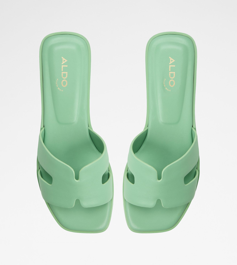 ITSANDAL Textured Flat Sandals