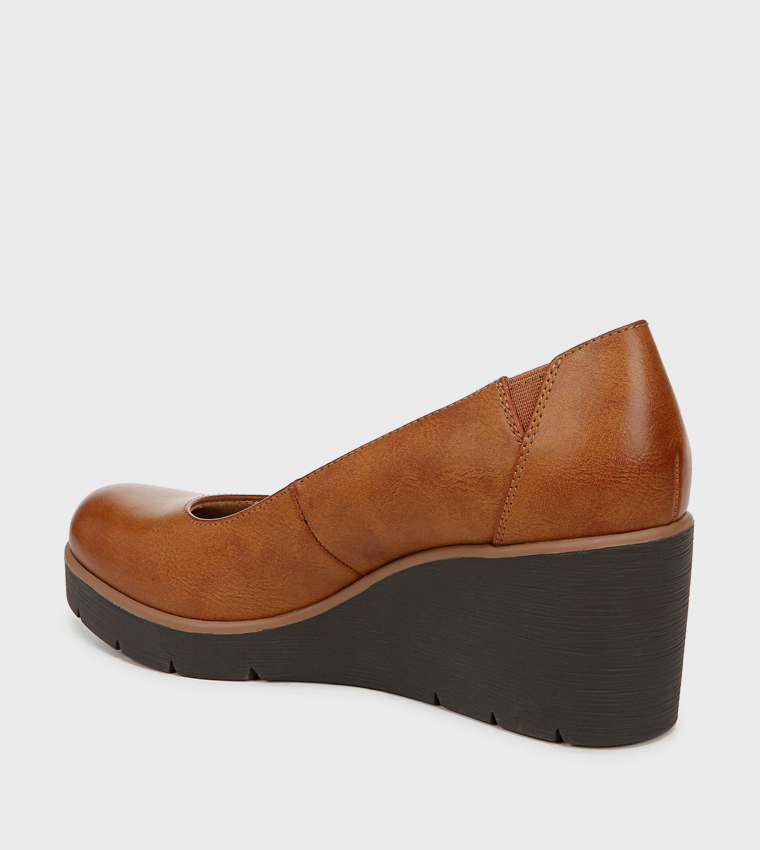 ABOUT-TIME Textured Wedge Pumps