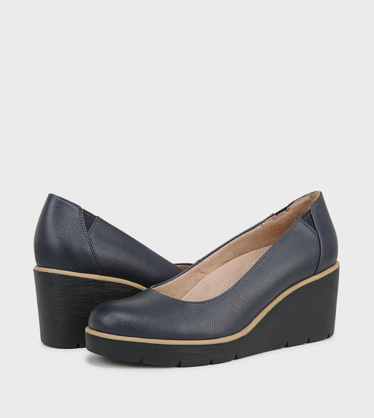 ABOUT-TIME Textured Wedge Pumps