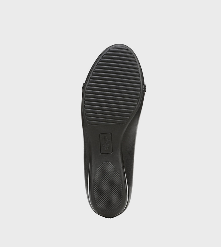 DEVIN Solid Round Toe Ballerinas
