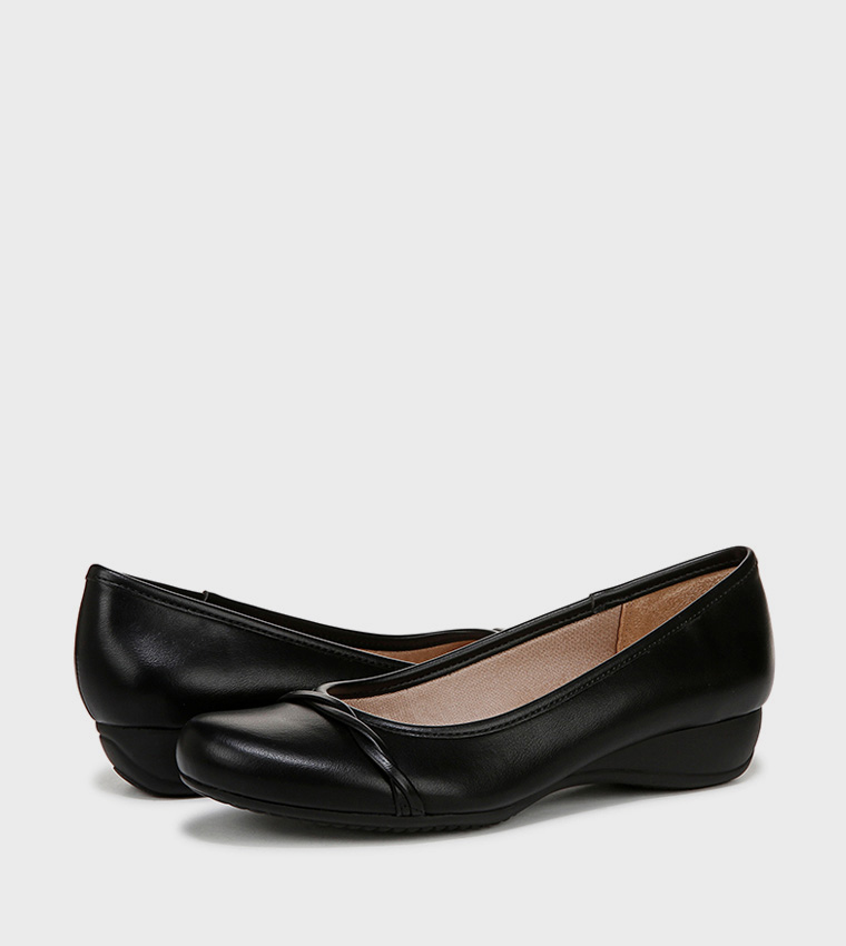 DEVIN Solid Round Toe Ballerinas