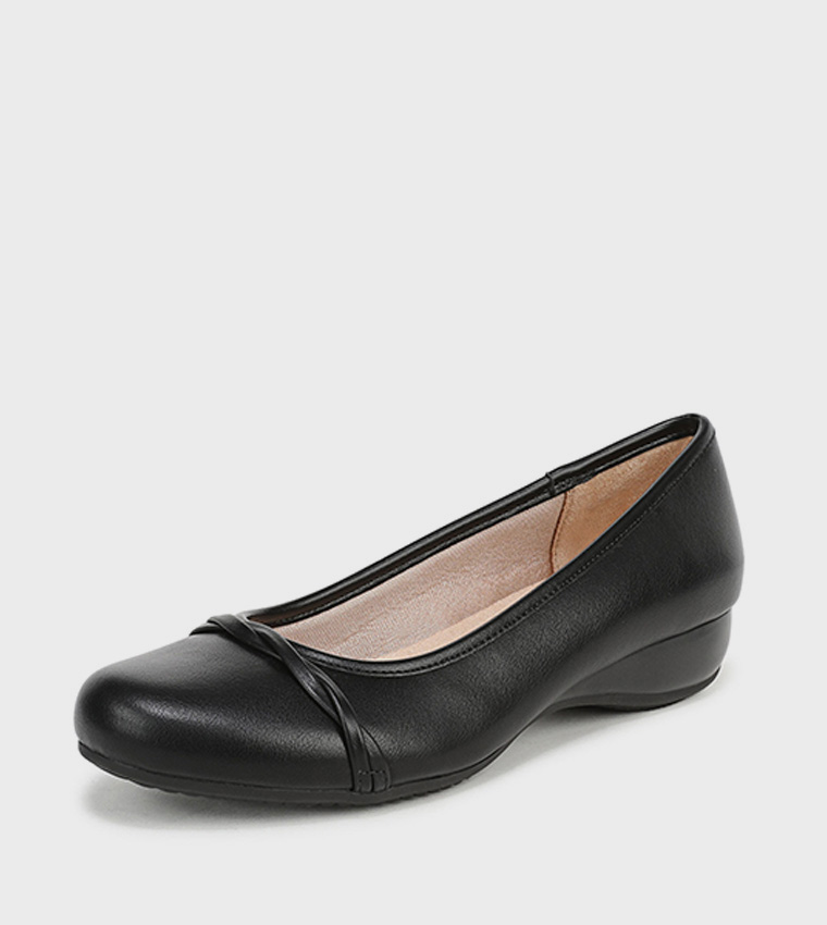 DEVIN Solid Round Toe Ballerinas