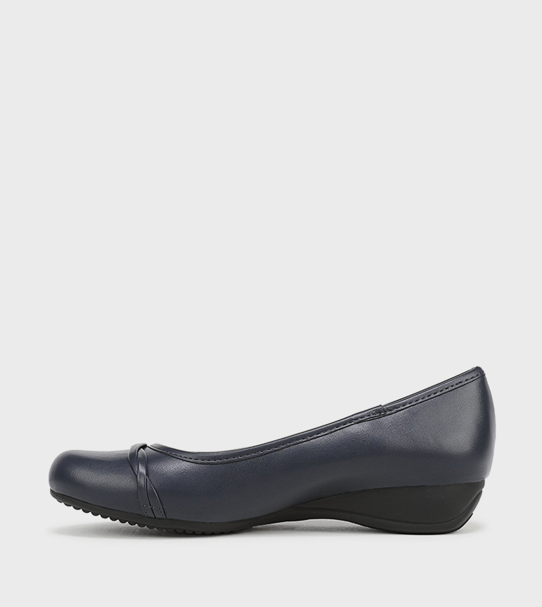 DEVIN Solid Round Toe Ballerinas