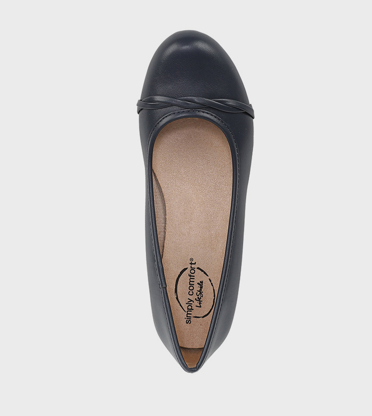DEVIN Solid Round Toe Ballerinas