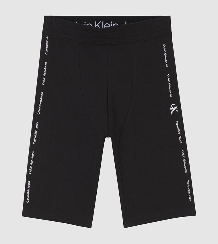 شورت بطبعة العلامة التجارية 