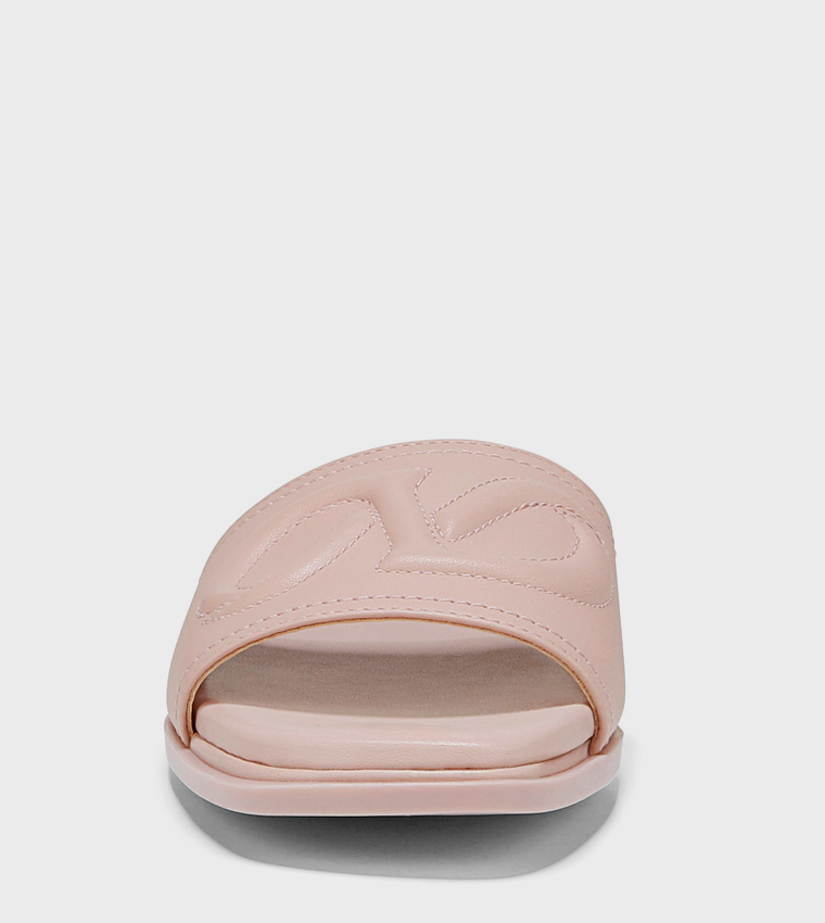 صندل بمقدمة مفتوحة