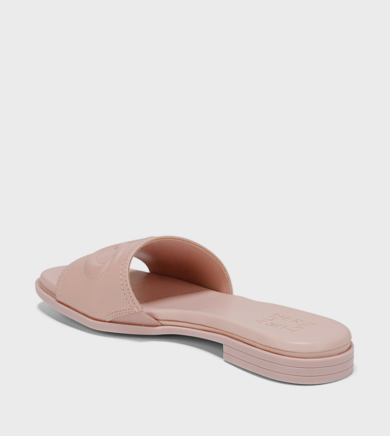 صندل بمقدمة مفتوحة