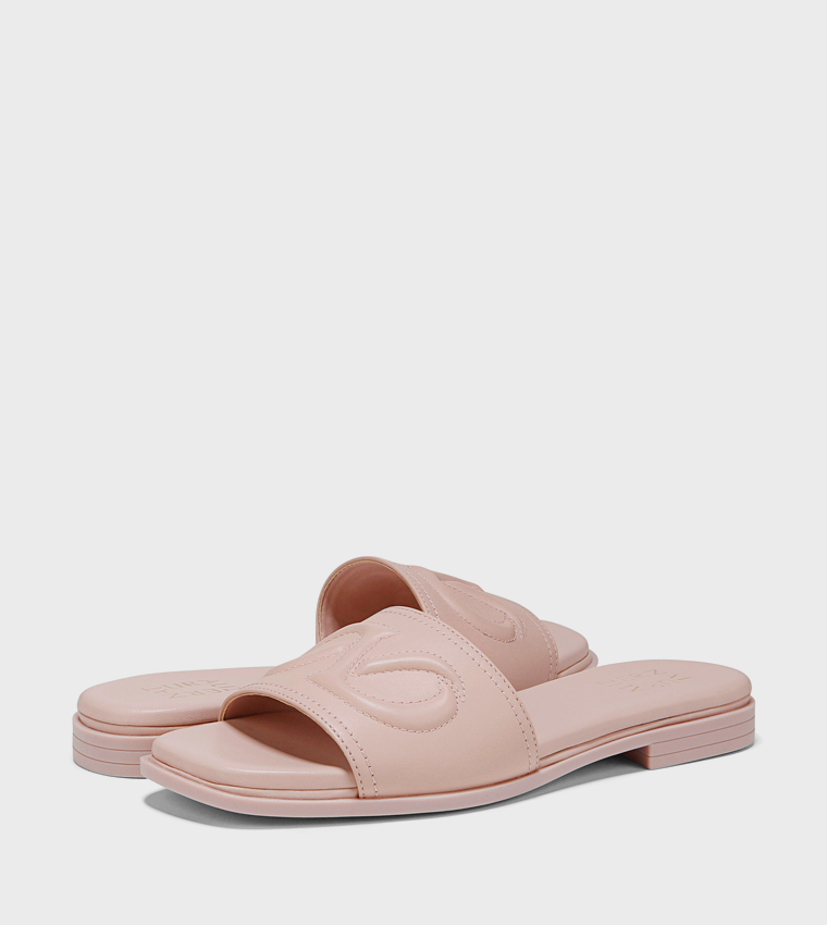 صندل بمقدمة مفتوحة