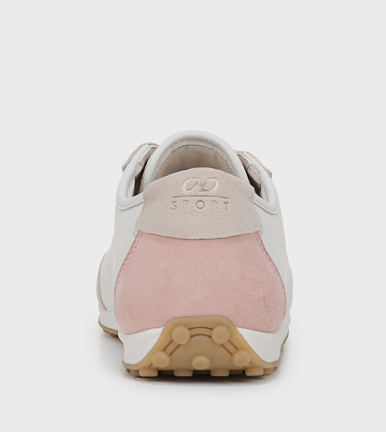 سنيكرز كلوف برباط 