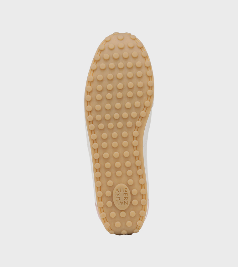 سنيكرز كلوف برباط 