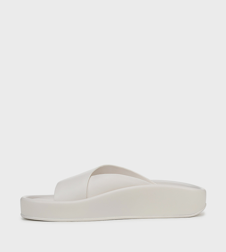ناتشيراليزر  الصنادل المسطحة - أبيض Flat Sandals