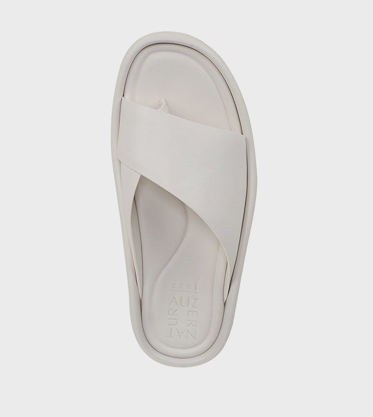 ناتشيراليزر  الصنادل المسطحة - أبيض Flat Sandals
