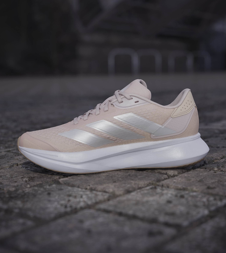 حذاء جري دورامو إس إل 2 مخطط برباط