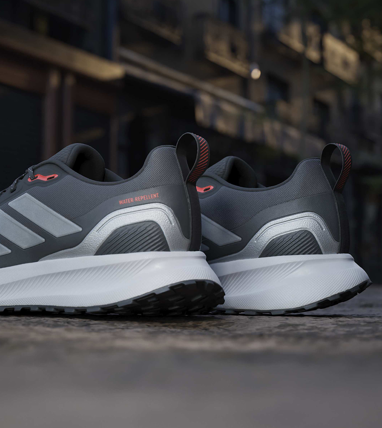 RUNFALCON 5 TR Stripe Detail Lace-Up Shoes