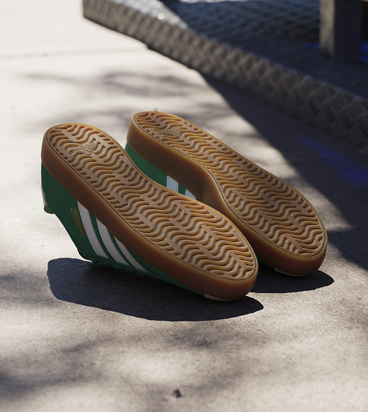 VL COURT 3.0 Lace Up Sneakers