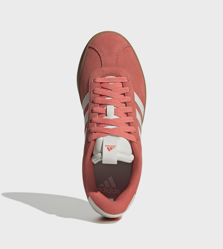 سنيكرز في إل كورت 3.0 مخطط برباط