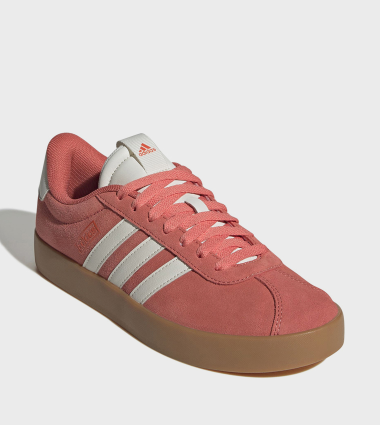 سنيكرز في إل كورت 3.0 مخطط برباط