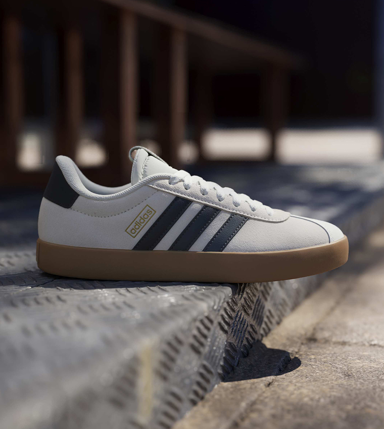 VL COURT 3.0 Stripe Detail Lace-Up Sneakers