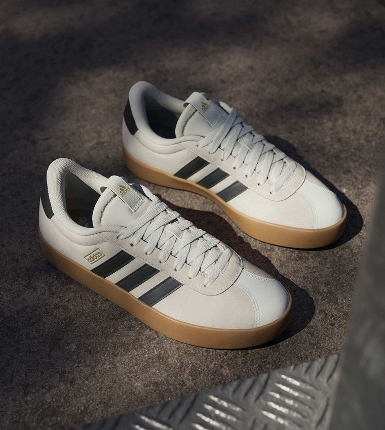 VL COURT 3.0 Stripe Detail Lace-Up Sneakers