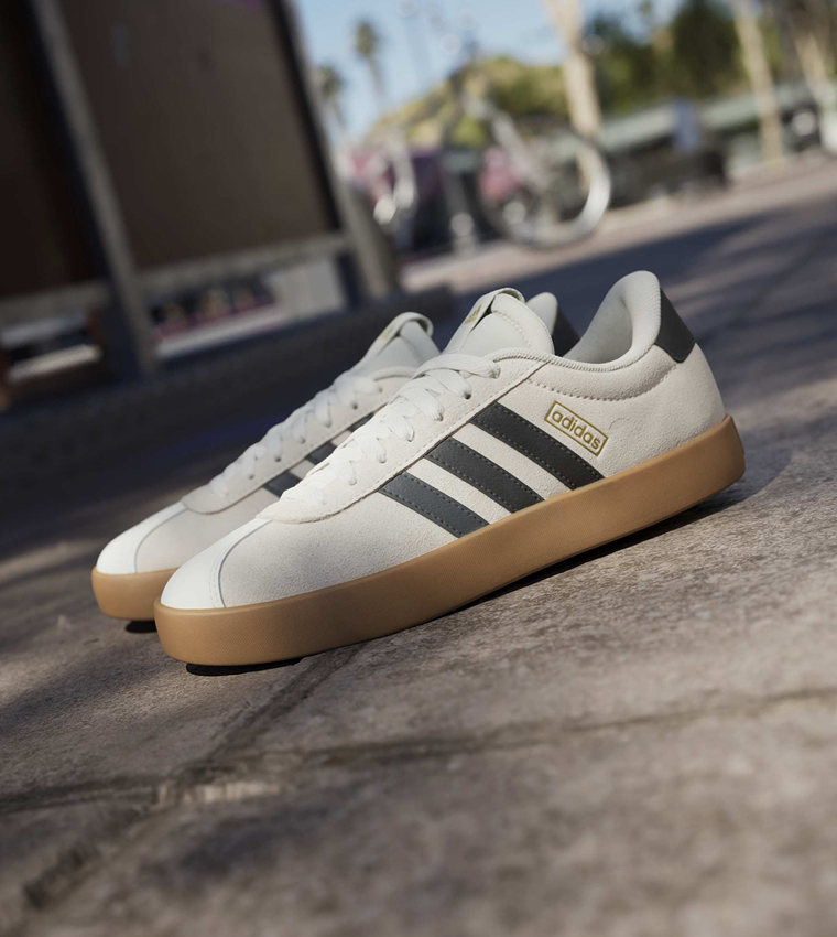 VL COURT 3.0 Stripe Detail Lace-Up Sneakers