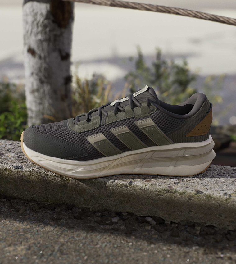 ASTRASTAR Stripe Detail Lace-Up Sneakers