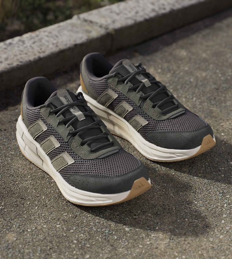ASTRASTAR Stripe Detail Lace-Up Sneakers