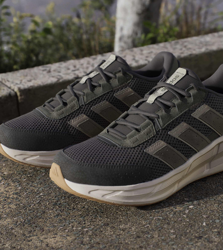 ASTRASTAR Stripe Detail Lace-Up Sneakers