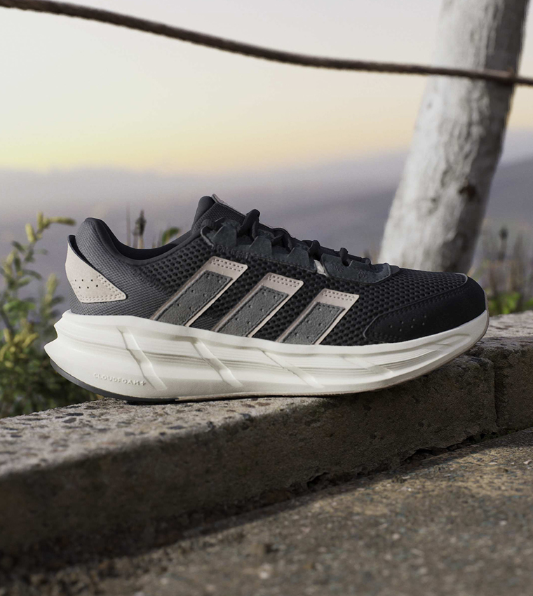 ASTRASTAR Stripe Detail Lace-Up Sneakers