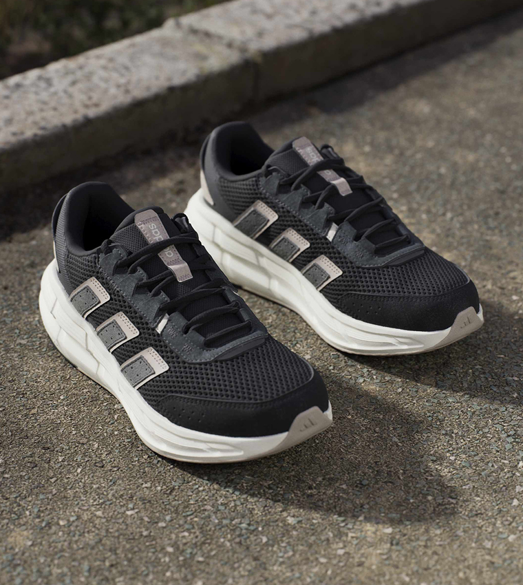 ASTRASTAR Stripe Detail Lace-Up Sneakers