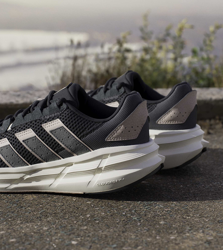 ASTRASTAR Stripe Detail Lace-Up Sneakers