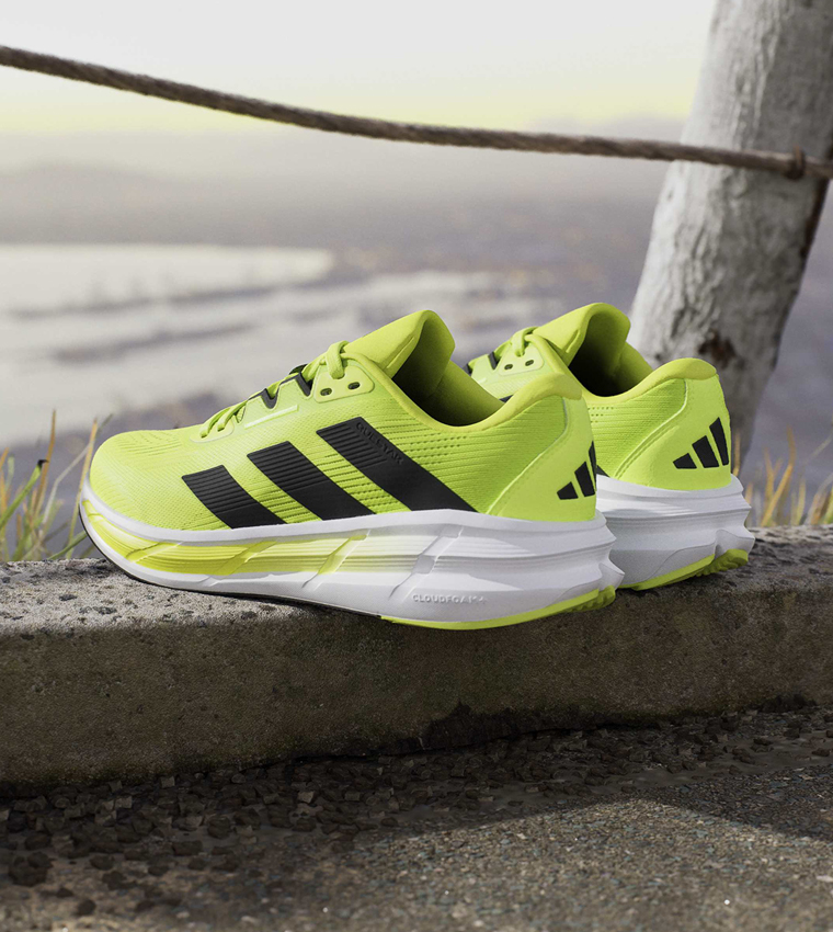 QUESTAR 3 Stripe Detail Lace-Up Running Shoes