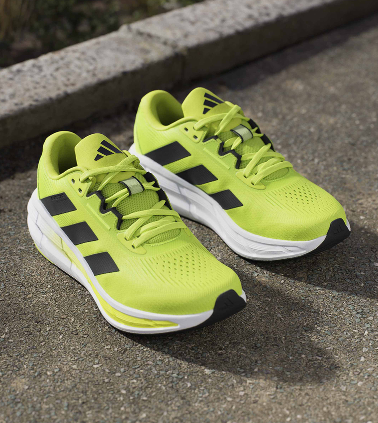 QUESTAR 3 Stripe Detail Lace-Up Running Shoes