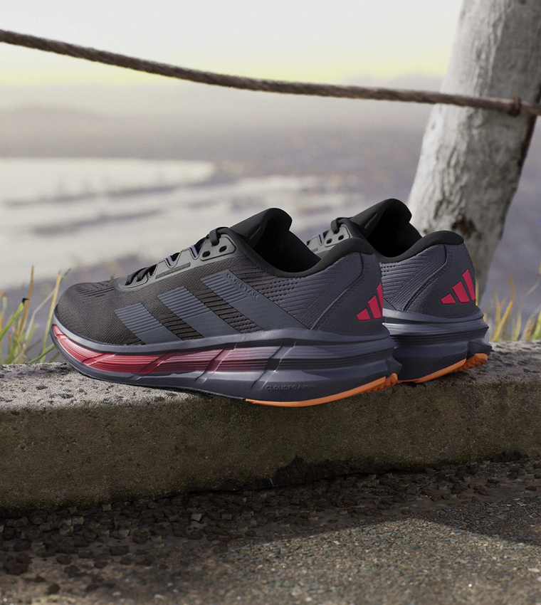 QUESTAR 3 Stripe Detail Lace-Up Running Shoes