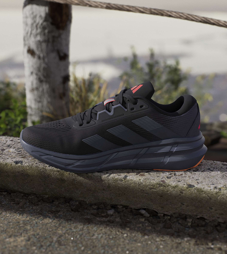 QUESTAR 3 Stripe Detail Lace-Up Running Shoes