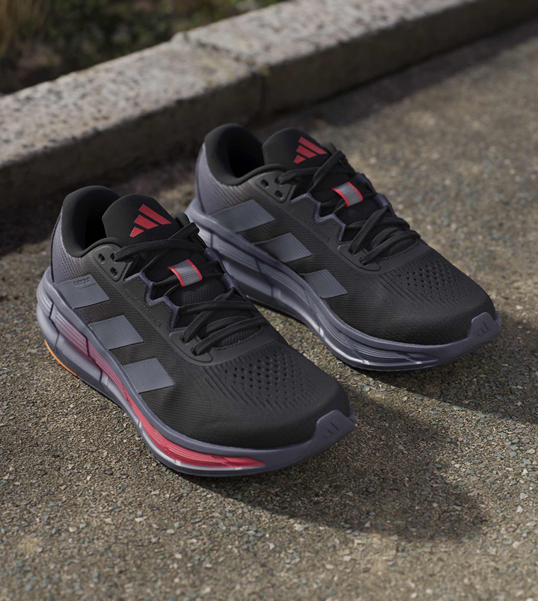 QUESTAR 3 Stripe Detail Lace-Up Running Shoes