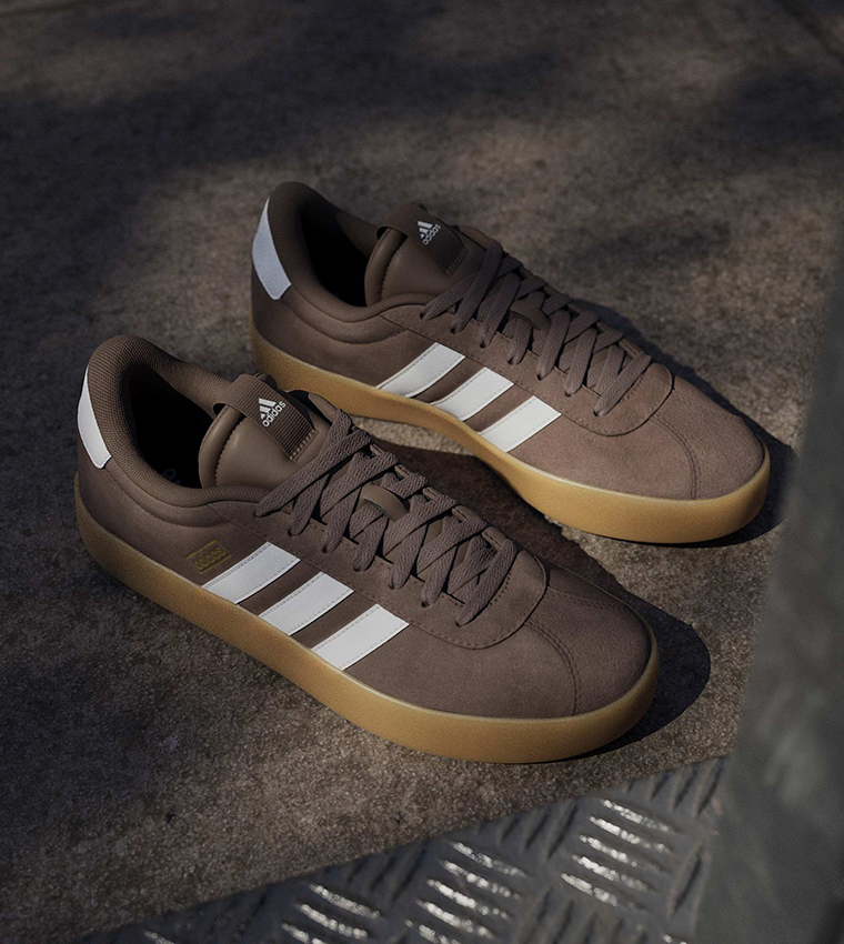 VL COURT 3.0 Lace-Up Sneakers