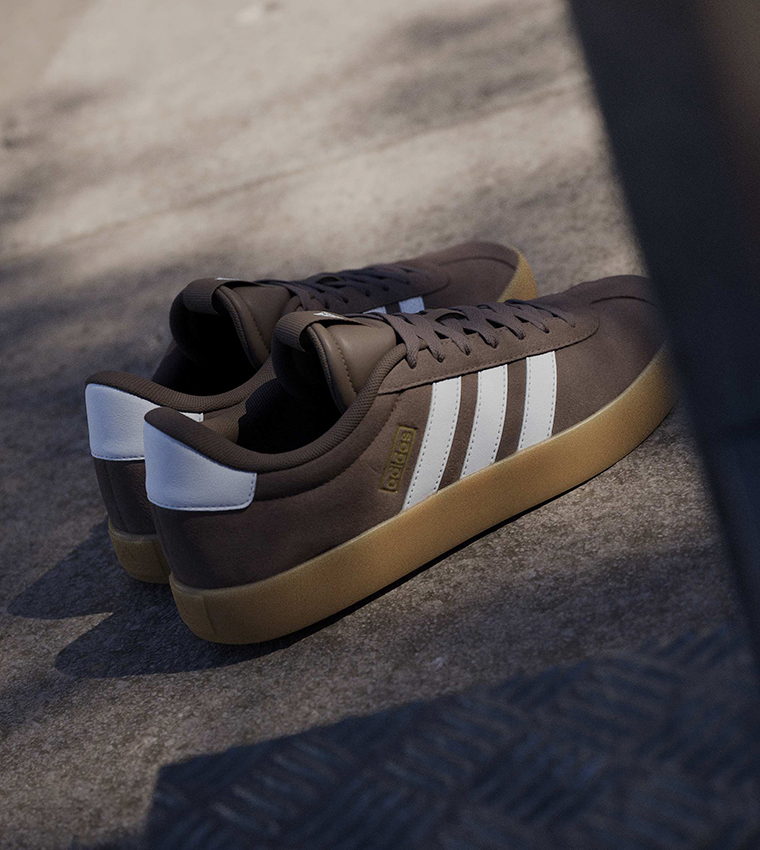 VL COURT 3.0 Lace-Up Sneakers