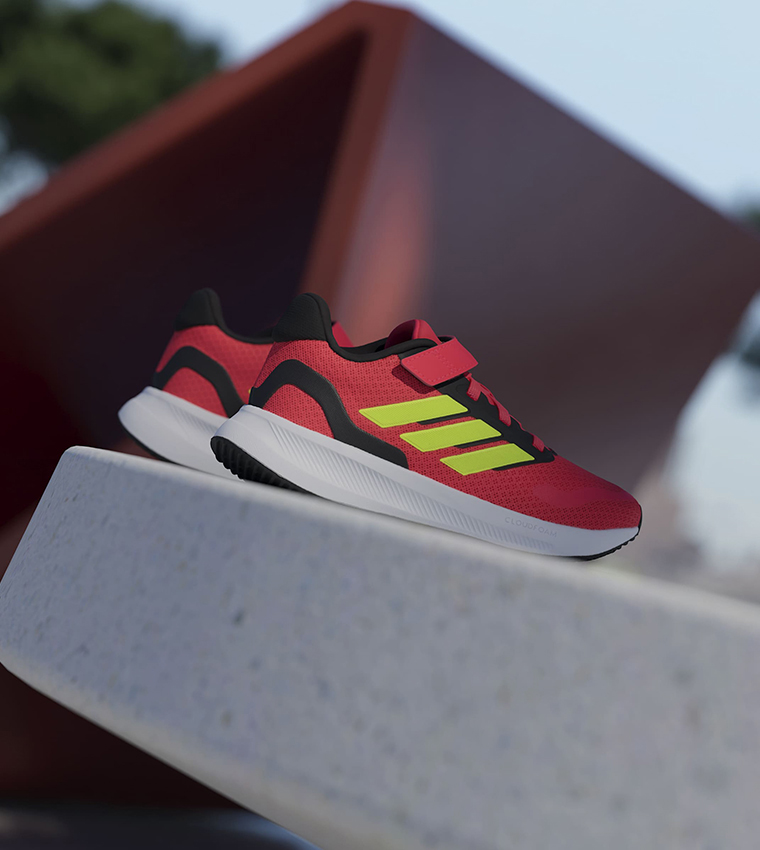 RUN FALCON 5 Runner Sneakers