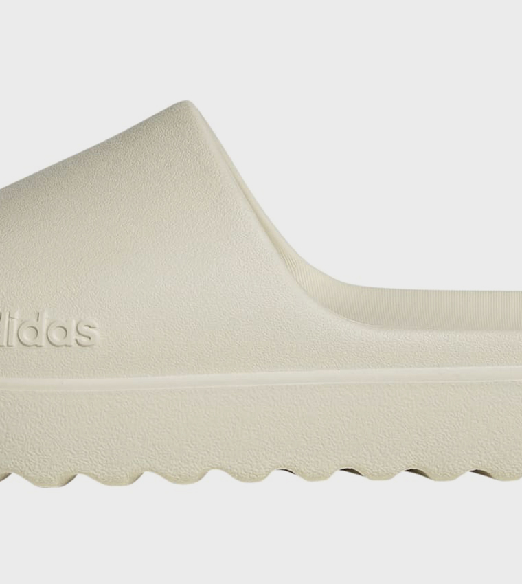 ADILETTE LUMIA Slides