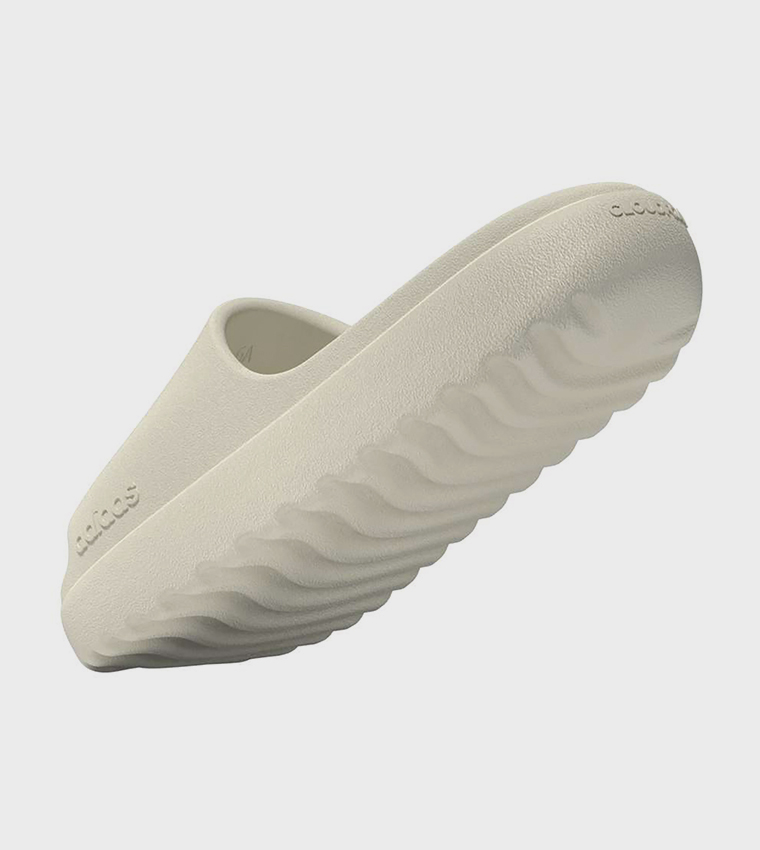 ADILETTE LUMIA Slides