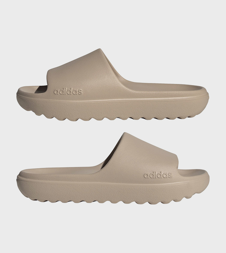 ADILETTE LUMIA Slides